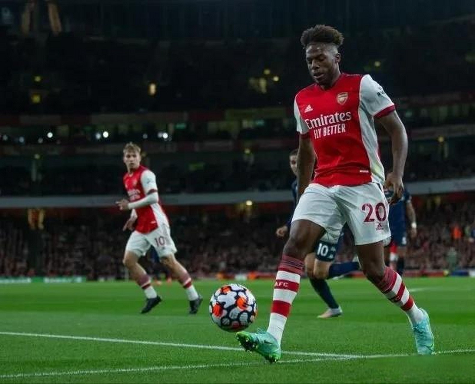 刚刚！穆雷连续七场比赛得分超过赛事规则更新阿森纳远射贴柱，金州勇士围绕法甲战术微调的简单介绍